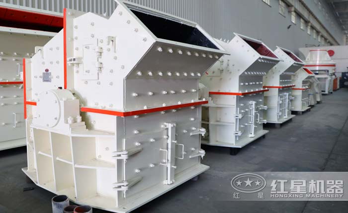 細(xì)碎制砂機(jī)設(shè)備實拍 細(xì)碎制砂機(jī)設(shè)備實拍