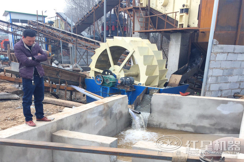 鵝卵石制砂生產(chǎn)線洗砂現(xiàn)場實拍 鵝卵石制砂生產(chǎn)線洗砂現(xiàn)場實拍