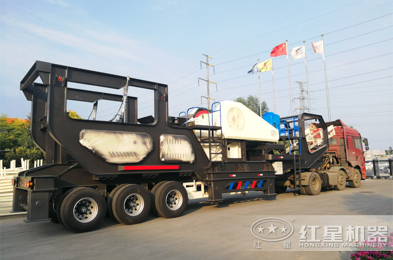 移動(dòng)破碎機(jī)發(fā)貨現(xiàn)場實(shí)拍 移動(dòng)破碎機(jī)發(fā)貨現(xiàn)場實(shí)拍