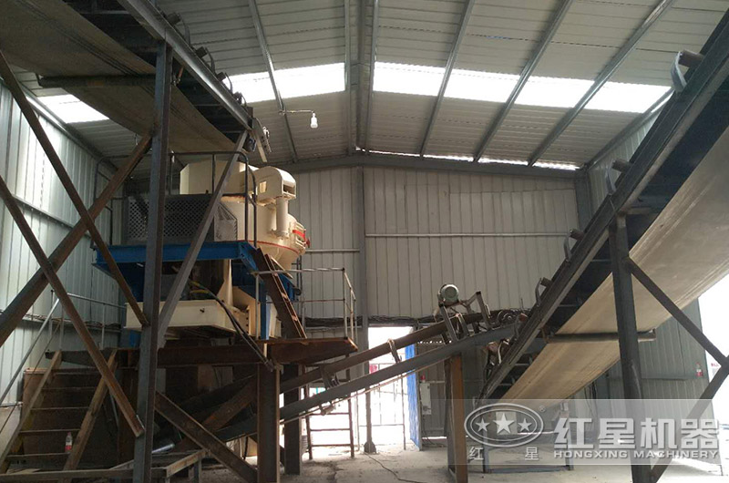 砂石室內(nèi)制砂生產(chǎn)現(xiàn)場 砂石室內(nèi)制砂生產(chǎn)現(xiàn)場