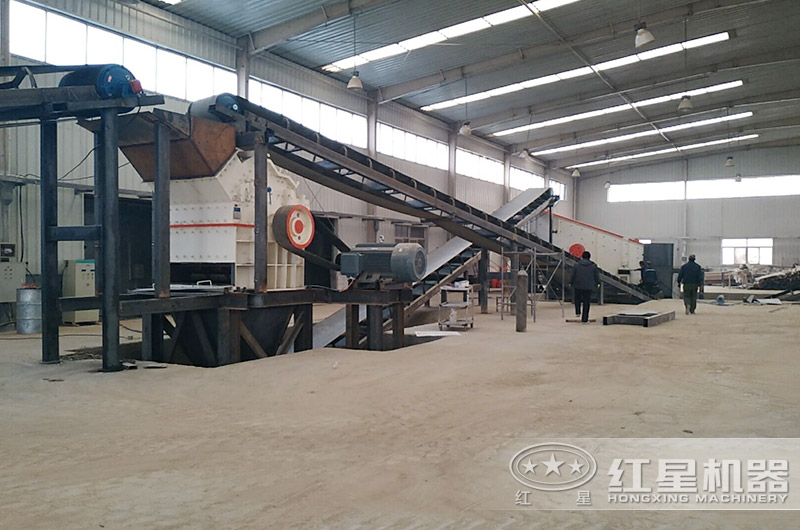 細(xì)碎機(jī)室內(nèi)生產(chǎn)現(xiàn)場搭建中 細(xì)碎機(jī)室內(nèi)生產(chǎn)現(xiàn)場搭建中