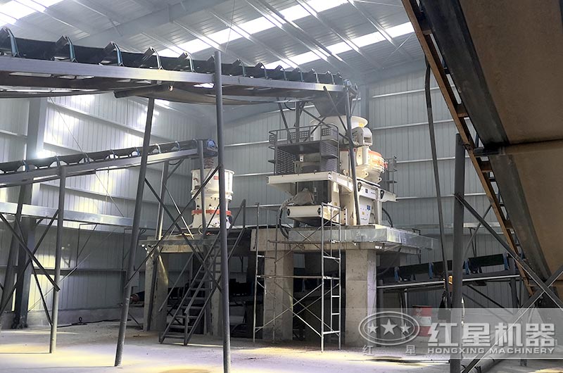 時(shí)產(chǎn)200噸機(jī)制砂生產(chǎn)線(xiàn)現(xiàn)場(chǎng)圖