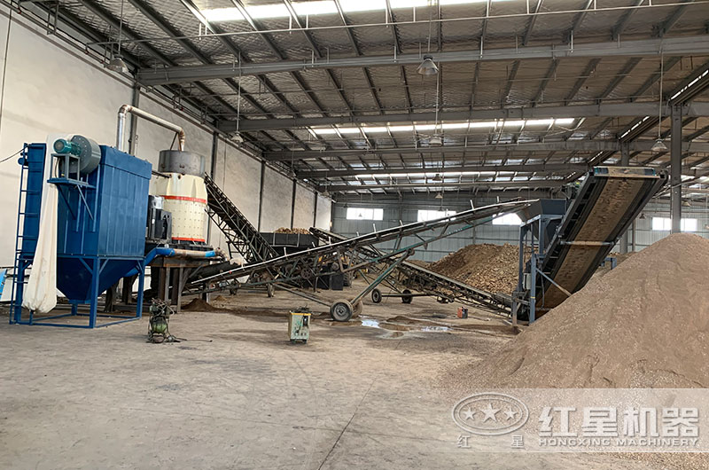 立式破碎機(jī)生產(chǎn)現(xiàn)場(chǎng) 立式破碎機(jī)生產(chǎn)現(xiàn)場(chǎng)