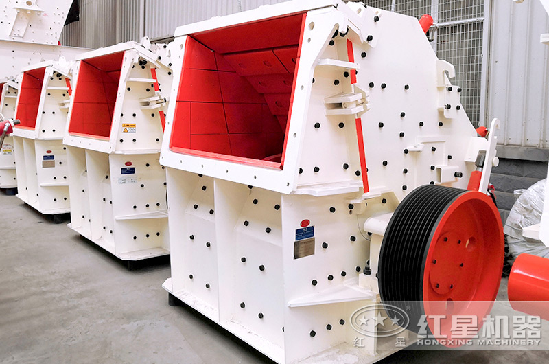 中碎粉碎機(jī)反擊式破碎機(jī)，粉碎軟料