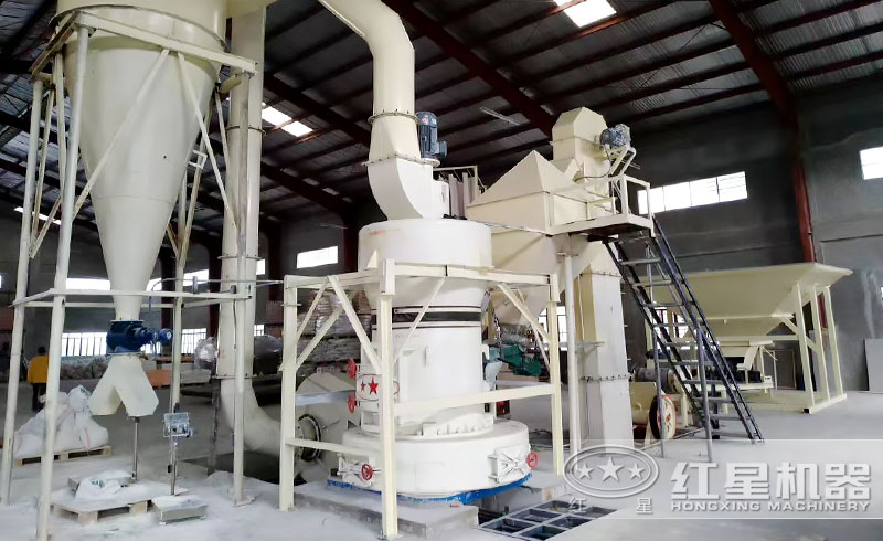 雷蒙磨粉機生產(chǎn)現(xiàn)場 雷蒙磨粉機生產(chǎn)現(xiàn)場