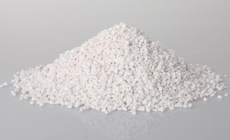 珍珠巖粉碎后有哪些用途？需要哪些設(shè)備？