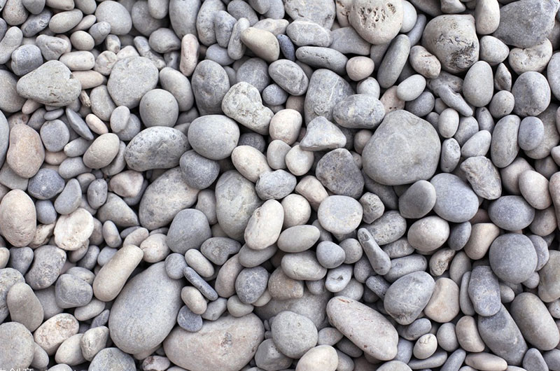 沖擊破能破卵石嗎？1小時產(chǎn)量多少噸？