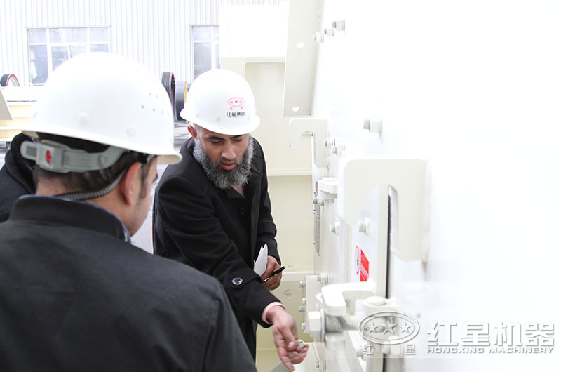 用戶來(lái)廠，實(shí)地考察反擊破設(shè)備