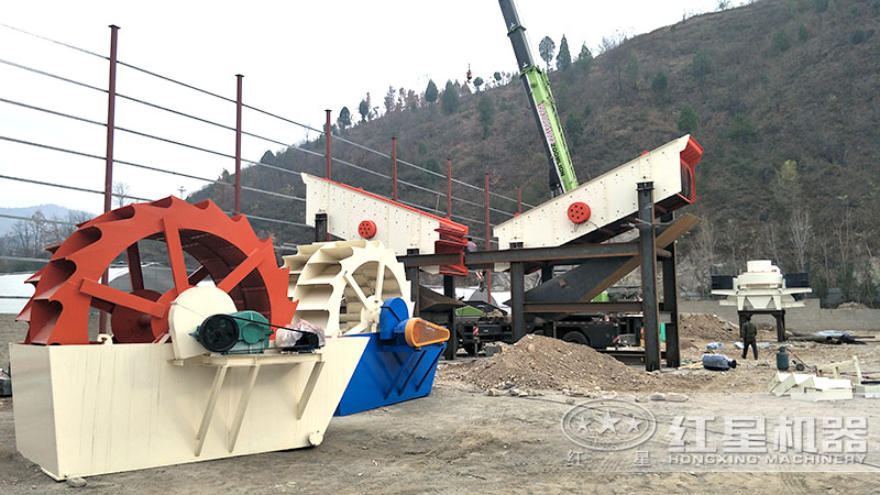 方案二配置現(xiàn)場(chǎng)：制砂機(jī)+洗砂機(jī)組合，費(fèi)用70萬(wàn)左右