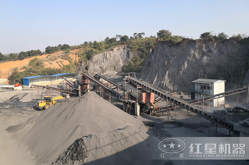 破碎生產(chǎn)線中常用的碎石機有哪些？全套生產(chǎn)方案配置