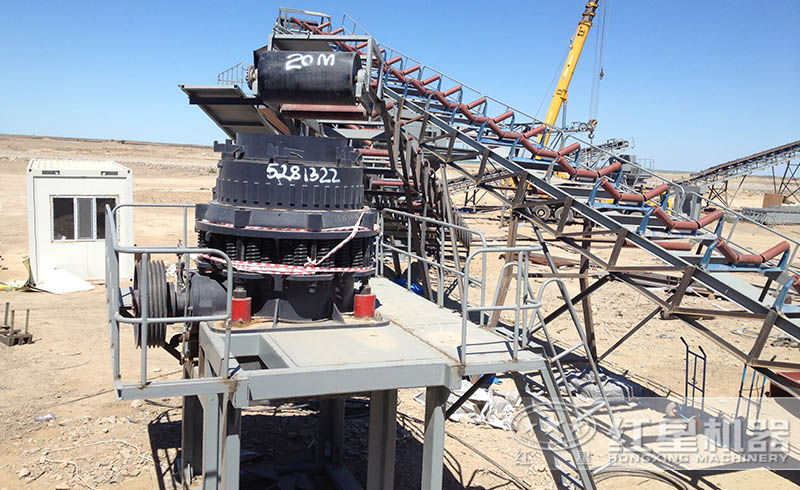 復(fù)合圓錐破碎機(jī)生產(chǎn)現(xiàn)場(chǎng)