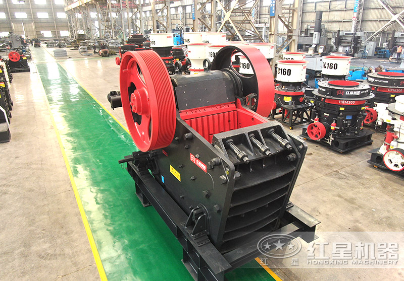 花崗巖邊角料能加工建筑用碎石，用哪種粉碎機(jī)效果好